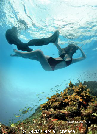 Fairly shallow... Model Catalina Freer...this photo was t... by David Garcia Fonseca 