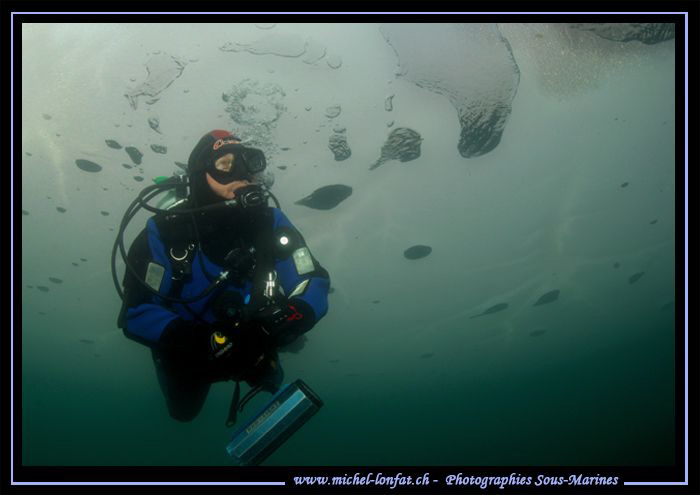 At last : Ice is back... Sunday's dive in a small lake no... by Michel Lonfat 