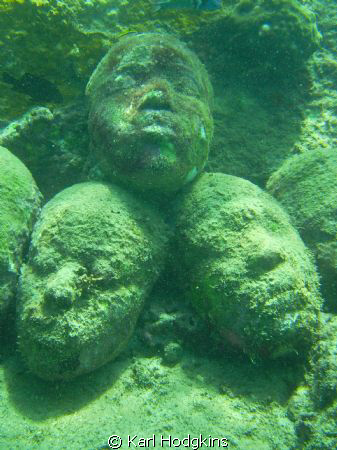 Faces in the sand
Underwater Sculpture Park 15' - 25' / ... by Karl Hodgkins 