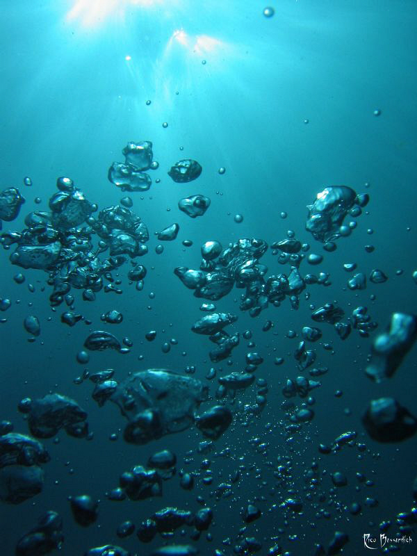 "Tales from the past, Part II"
My own bubbles in the ind... by Rico Besserdich 