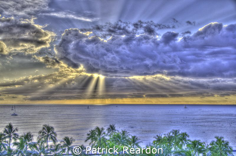 Waikiki sunset.  Oahu, Hawaii. by Patrick Reardon 