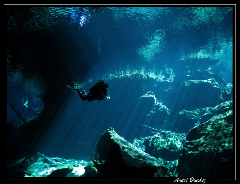 Plongée aux Cenotes... by André Bruchez 