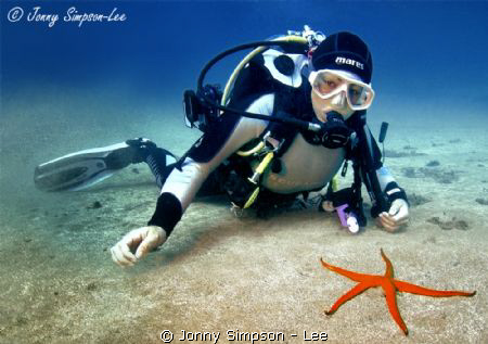 Diver from Manta Diving in Kanzarote - Sea & Sea 800G wit... by Jonny Simpson - Lee 