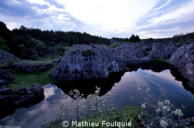 Lac des Rives_France by Mathieu Foulquié 