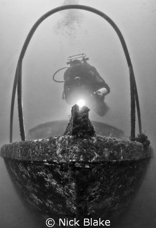 Exploring the cruiser wreck at Wraysbury. by Nick Blake 