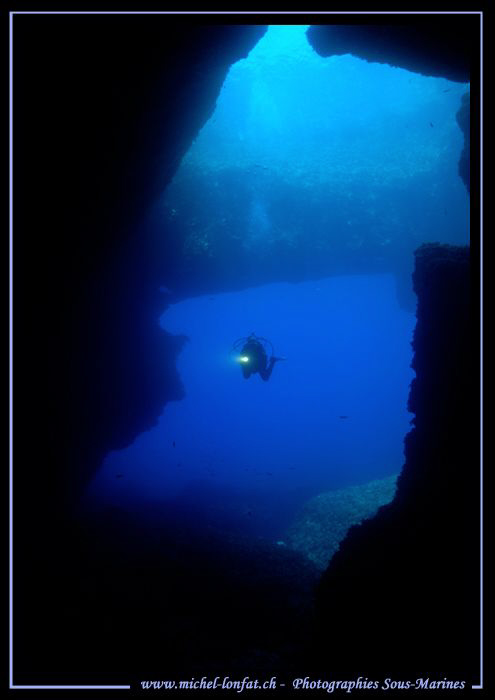 Discovering the caves iof Malta.... by Michel Lonfat 