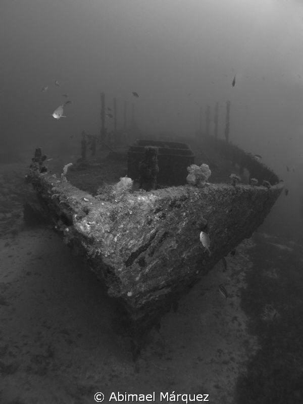 The simplicity of a shipwreck
 by Abimael Márquez 
