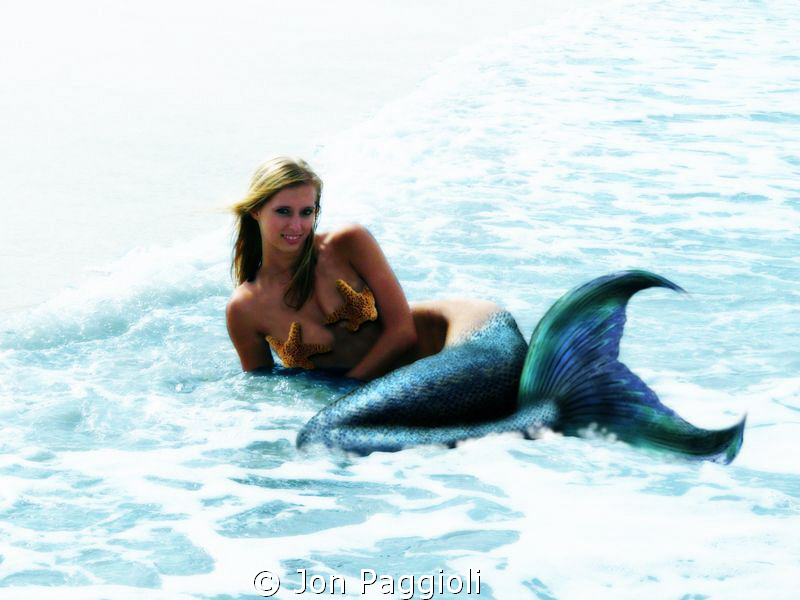 The Mermaid ! by Jon Paggioli 