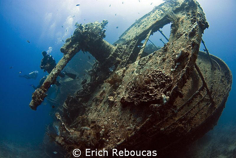 Stern gun of the SS Thistlegorm by Erich Reboucas 