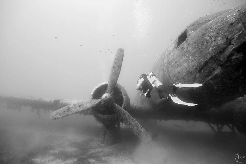 Exploring the "Dakota c-47" airplane wreck in Kas/Antalya... by Rico Besserdich 