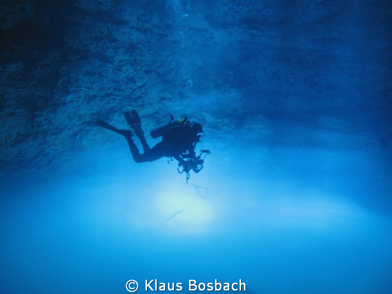 Diver (Girts Kravalis) floating over toxic Hidrogen Sulfi... by Klaus Bosbach 