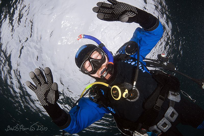 Hände hoch!!!  :-)
/ selfportrait on Snell's window back... by Boris Pamikov 