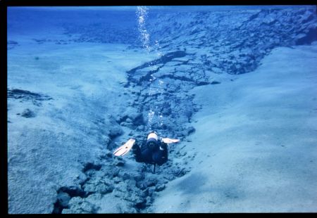 icelandic aquqscape, nikonos v, 35mm

12h00 noon! by Christopher Hamilton 