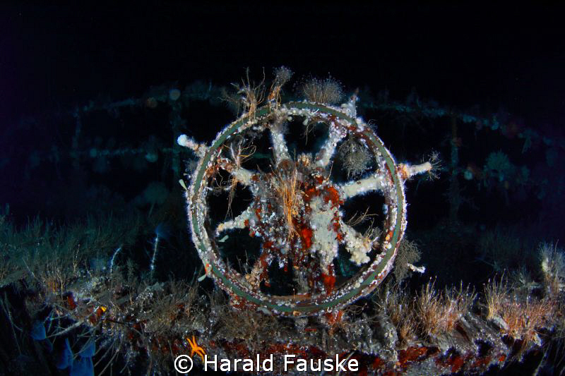 The beautiful steering-wheel, standing in the open bridge... by Harald Fauske 