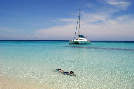 Roatan, Bay Islands. great place to feel free and relax. by Shawn Jackson 