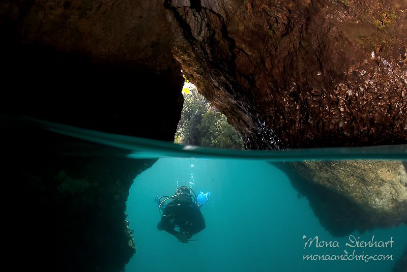 entering the cave in the paasage by Mona Dienhart 