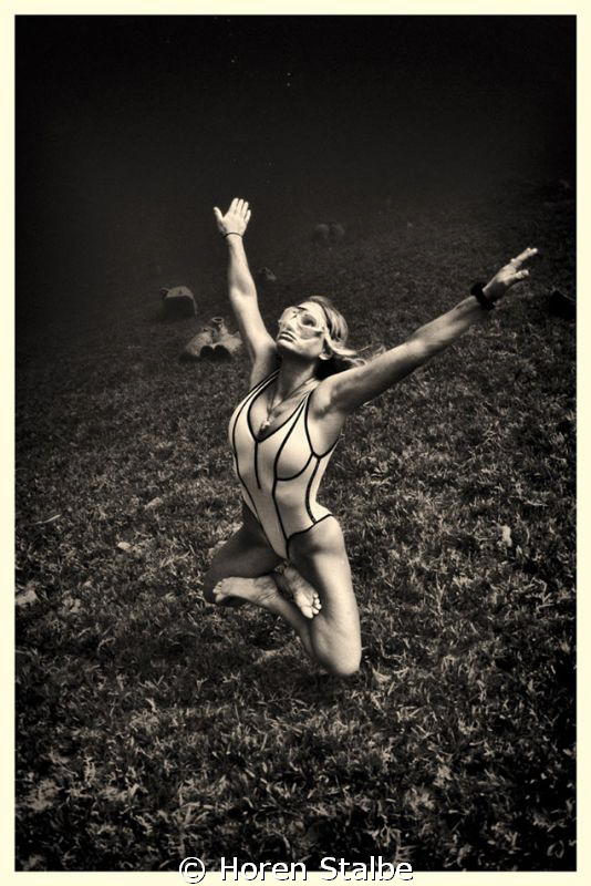 Free - yoga Tanya
She lives under the water more than on... by Horen Stalbe 