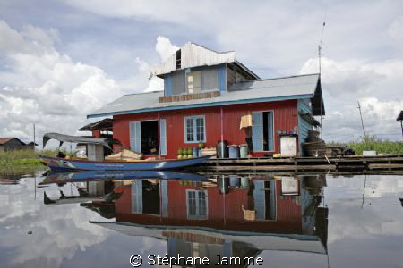 reflection on surface by Stéphane Jamme 