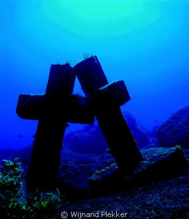 The Crosses of Malpique

 by Wijnand Plekker 