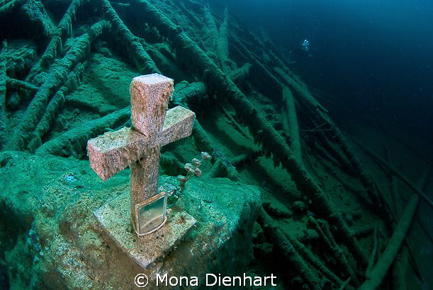 breaking the rules.  A well know place with a different a... by Mona Dienhart 