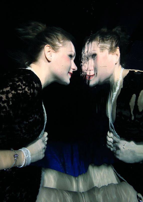 Taken in the swimmingpool by Veronika Matějková 