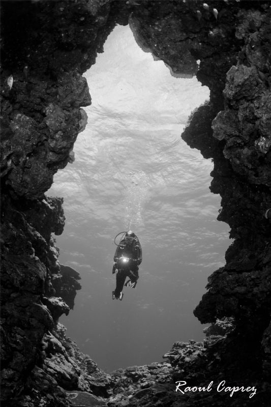A frame in a frame by Raoul Caprez 