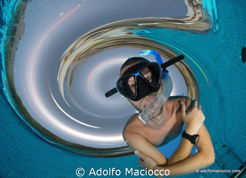 Twisted self-portrait by Adolfo Maciocco 