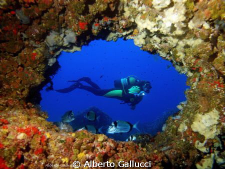 Hole in the wall by Alberto Gallucci 