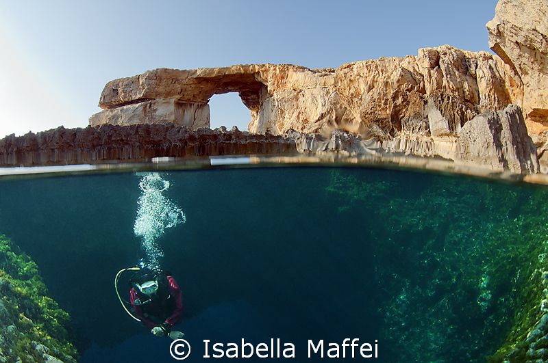 THE AZURE WINDOWS by Isabella Maffei 