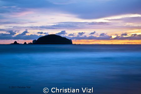 Pacific Ocean and Rocks in front of Ixtapa, Guerrero, Méx... by Christian Vizl 