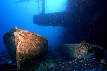 Salem Express life boats lie under the shadow of the wrec... by Dan Ashkenasi 