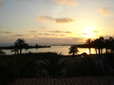 Sunset overlooking the Pacific in Baja California (Mexico). by Ash Pickering 
