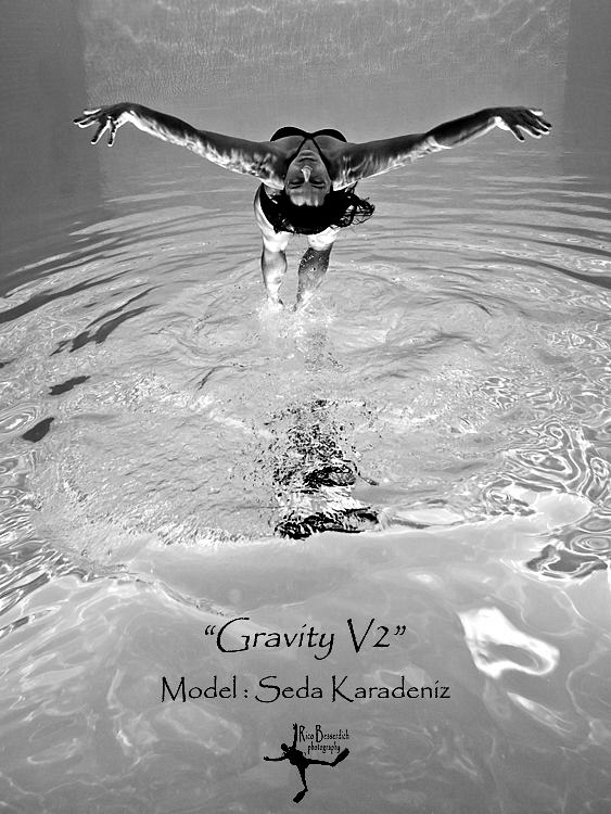 fun in the pool ;-) by Rico Besserdich 