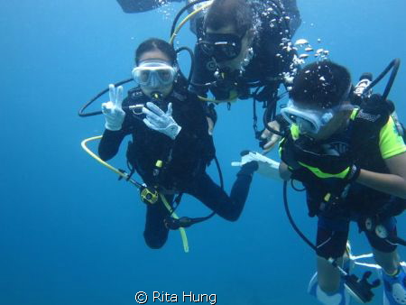 Took my 10 years old daughter and her same age cousin to ... by Rita Hung 