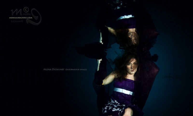 DARK ANGEL
Underwater model shooting in the pool
Model ... by Mona Dienhart 