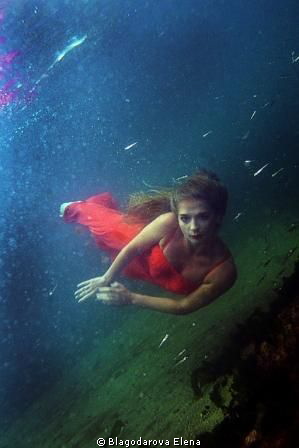 DANCING IN THE BLACK SEA WATER by Blagodarova Elena 