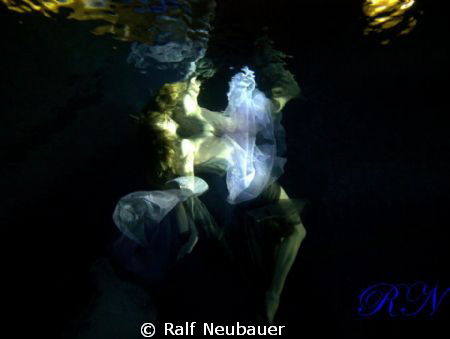 DREAMLAND
Modoll-Shooting in the Pool
My first time, an... by Ralf Neubauer 