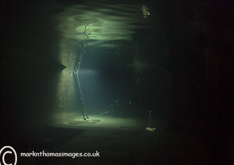 The Rez - "total darkness diving" - the way out of this u... by Mark Thomas 