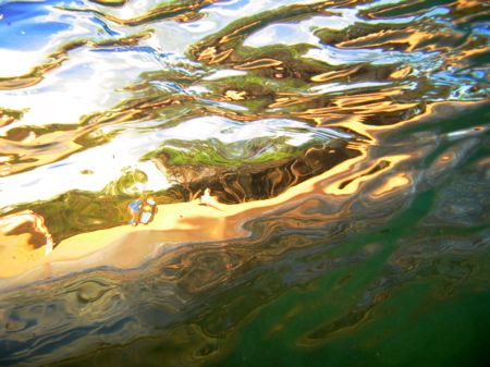 looking thru the wave, Makena, Maui
Canon s70, natural l... by Dylan Matheson 