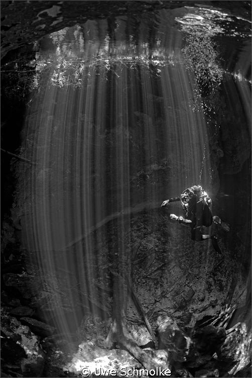 Beam me up -
UW- mood with modell.

Have fun watching. by Uwe Schmolke 