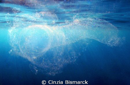 An U.F.O. in the Red Sea (Undefined Floating Object)
Squ... by Cinzia Bismarck 