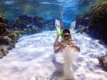 Discovery the reef by Cinzia Bismarck 