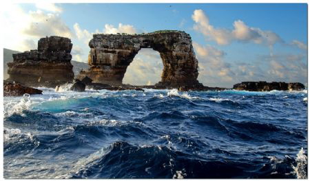 Darwin Arch near Darwin Island (Galápagos), one of the to... by Reinhard Arndt 