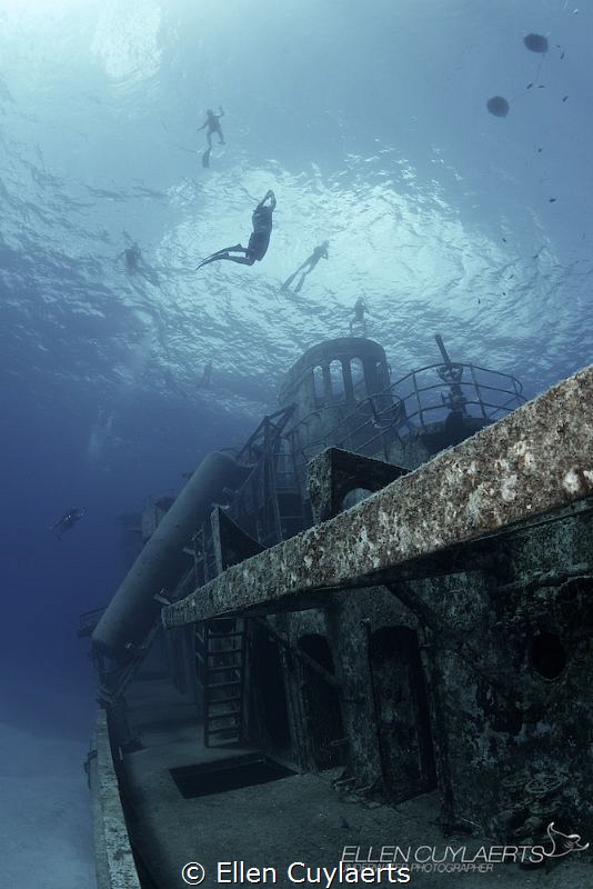 Freedivers in action at the Ex-USS Kittiwake. They call h... by Ellen Cuylaerts 
