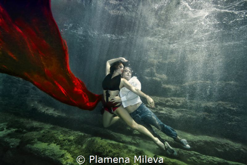 Underwater love dance by Plamena Mileva 
