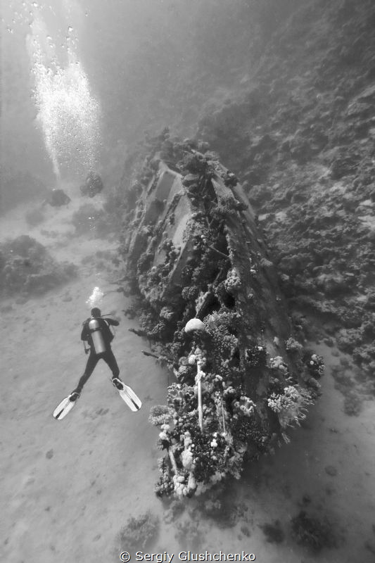 Sunken yacht. by Sergiy Glushchenko 