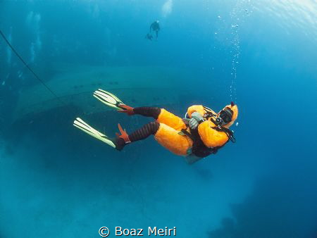 Chicken & Wreck by Boaz Meiri 