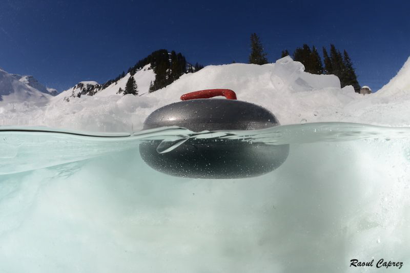 End of game !
Curling under the ice IV
(fake curling st... by Raoul Caprez 